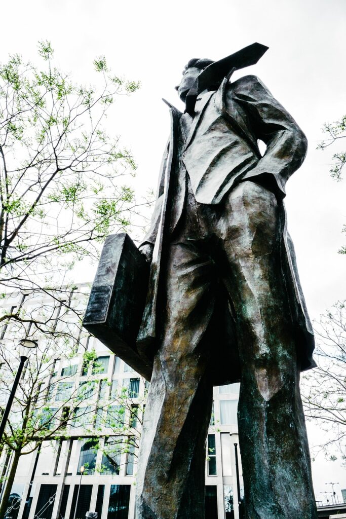 スマホで簡単に始める証券投資の方法は？