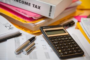 少額投資の取り崩しに伴う税金はどうなる？